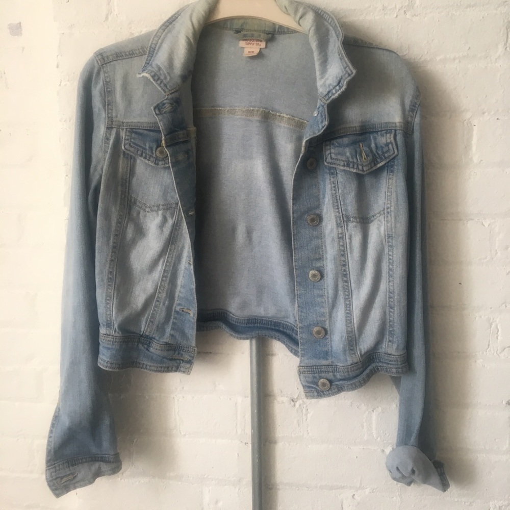 Cropped light denim jacket